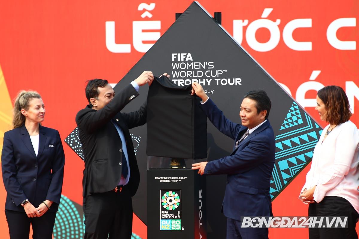 Cúp vàng World Cup nữ chính thức đến Việt Nam 8 Cúp vàng World Cup nữ chính thức đến Việt Nam 8