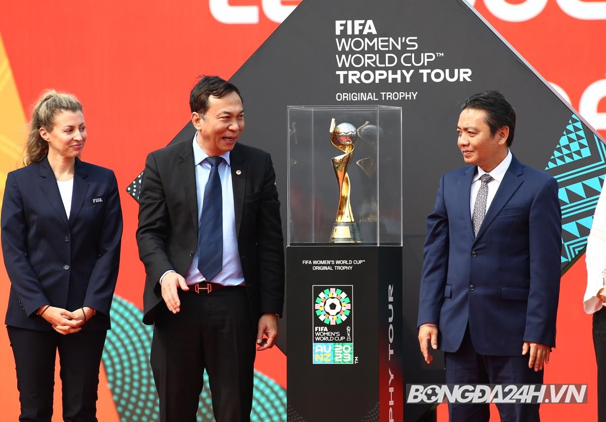 Chủ tịch Trần Quốc Tuấn Cúp vàng bóng đá nữ 4/3 Chu tich Tran Quoc Tuan Cup vang bong da nu 4/3