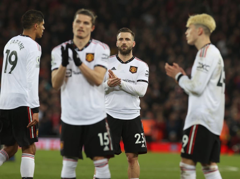 Roy Keane Các cầu thủ MU nên đi trốn khi thua thảm Liverpool như vậy 1