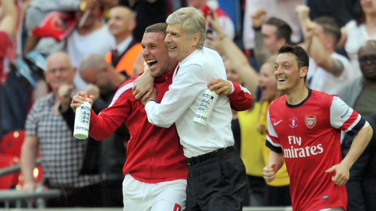 Lukas Podolski Khi đôi chân và con tim còn cho phép, tôi sẽ không dừng lại 2 Lukas Podolski Khi đôi chân và con tim còn cho phép, tôi sẽ không dừng lại 2