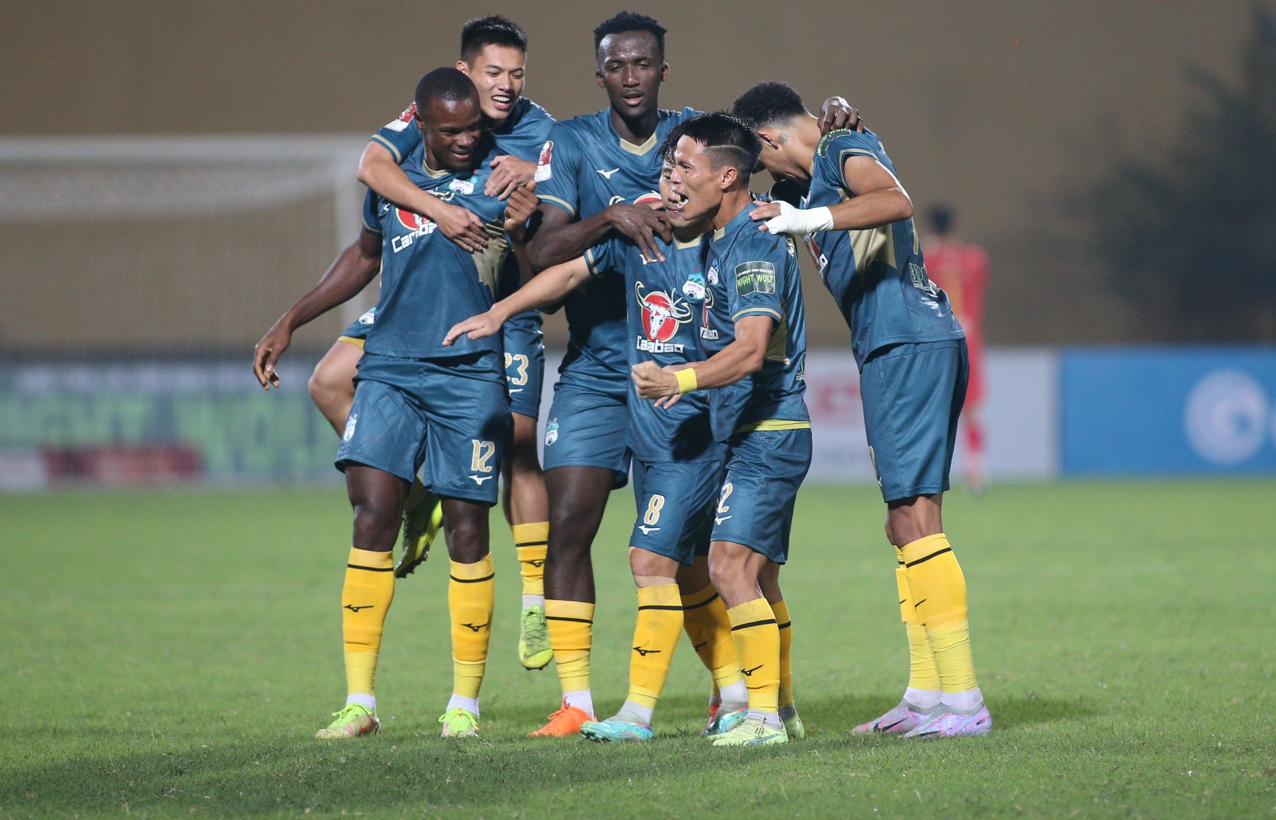 Trước vòng 12 V-League 2023 CAHN hút sự chú ý, HAGL dễ thở 3 Trước vòng 12 V-League 2023 CAHN hút sự chú ý, HAGL dễ thở 3