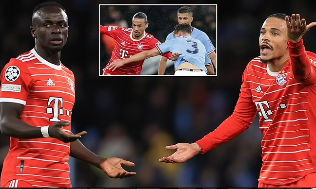 Sadio Mane dam vao mat Leroy Sane sau that bai truoc Man City