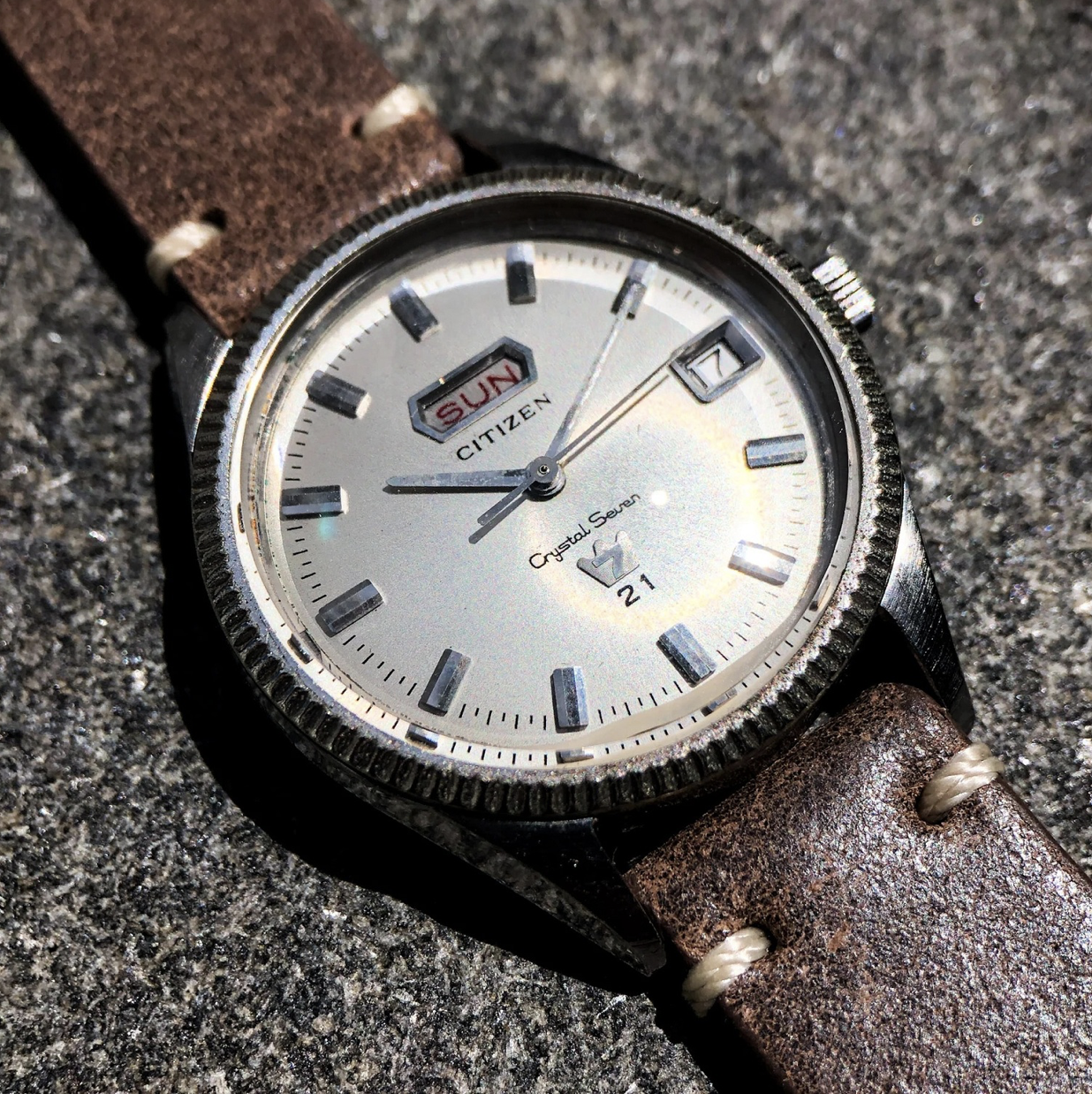 dồng hồ Citizen automatic cổ với logo số 7 mơ ước