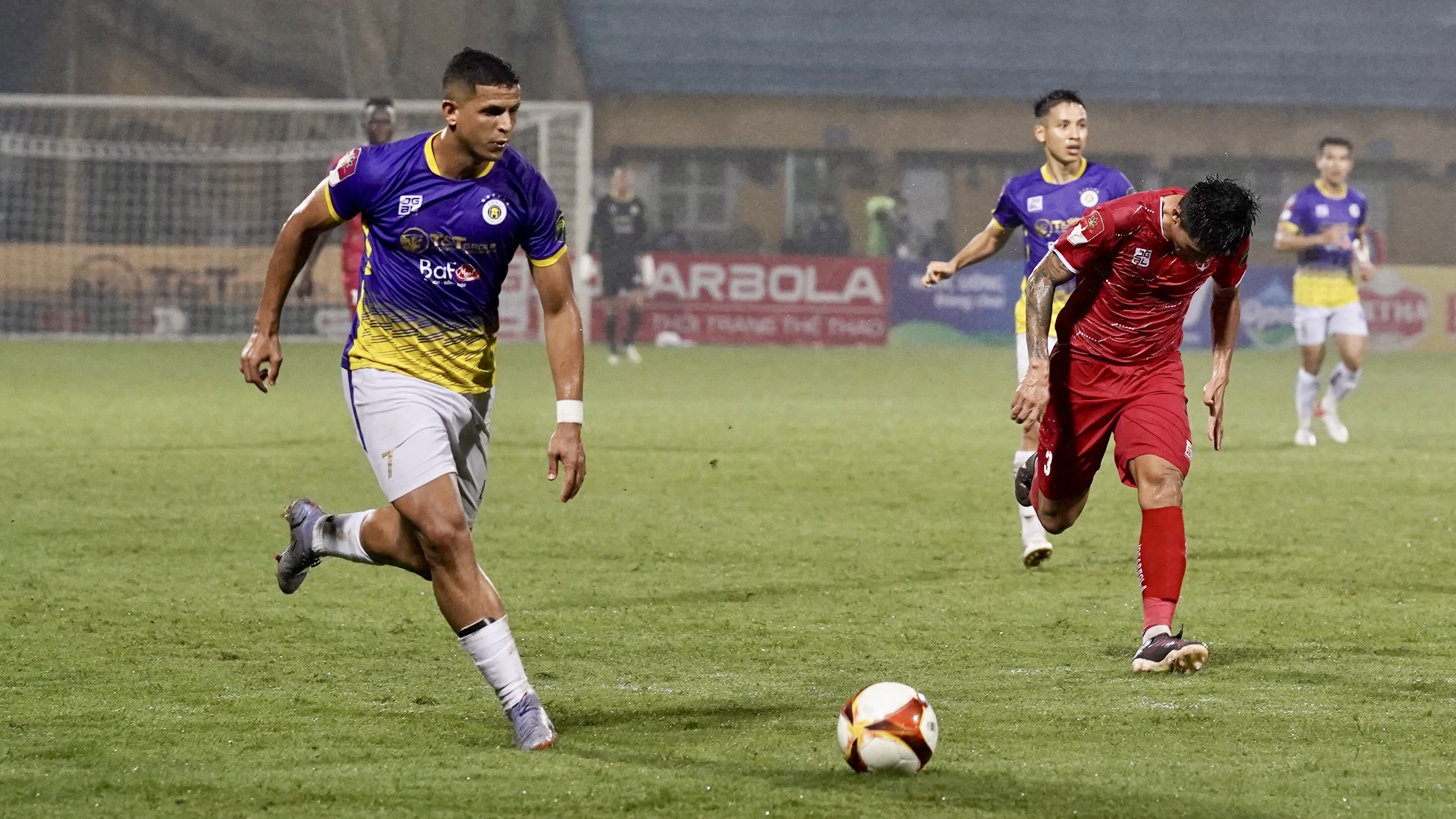 CĐV Hải Phòng làm nền cho chiến thắng của CLB Hà Nội 8 CĐV Hải Phòng làm nền cho chiến thắng của CLB Hà Nội 8