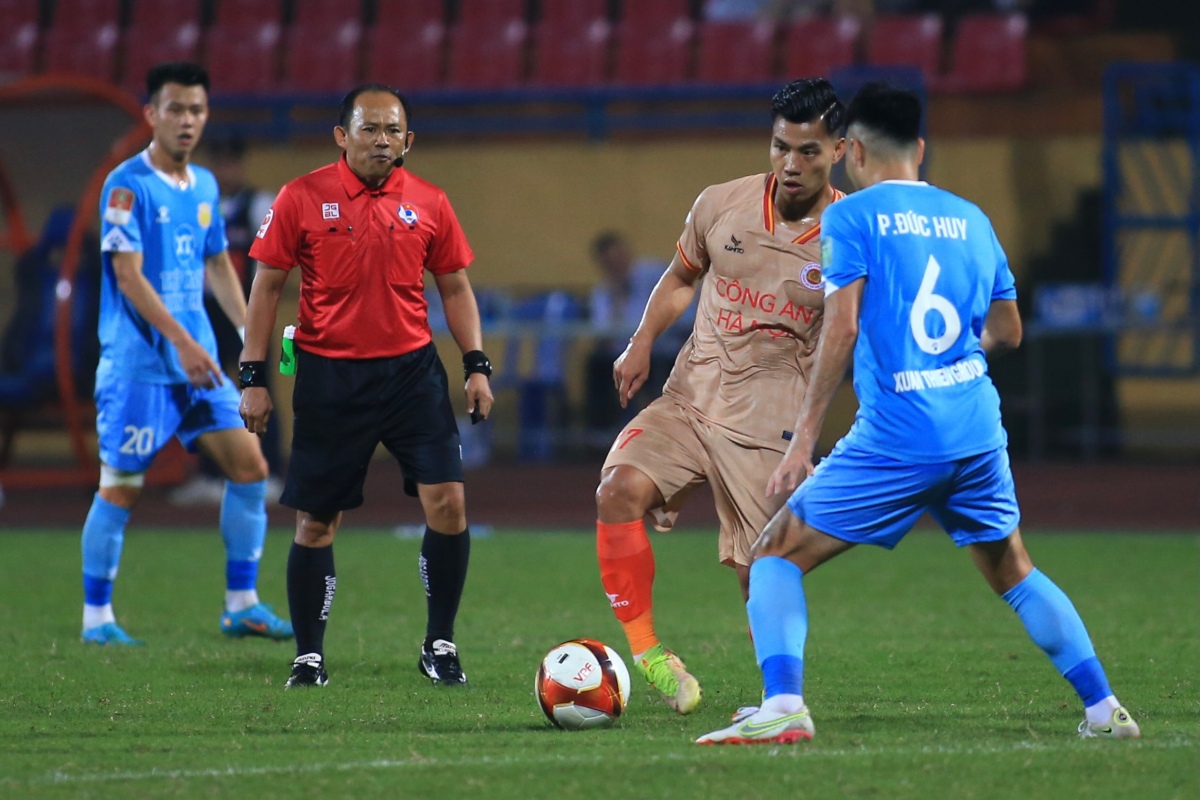 Sao U22 Việt Nam toả sáng trước thềm SEA Games 6