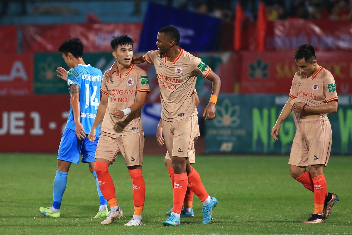 Sao U22 Việt Nam toả sáng trước thềm SEA Games 3