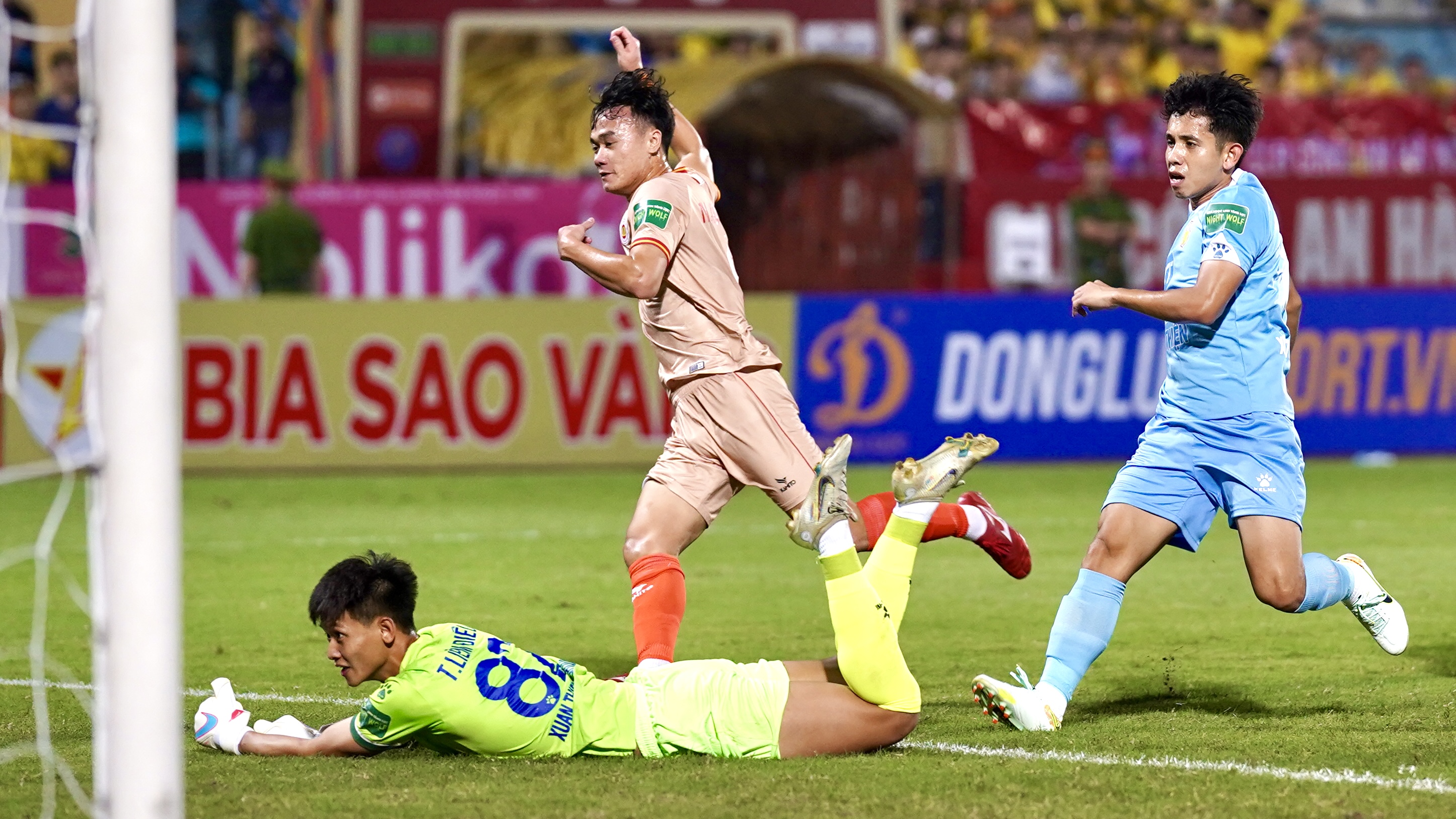 Lê Văn Đô rực sáng trước ngày hội quân cùng U22 Việt Nam 4