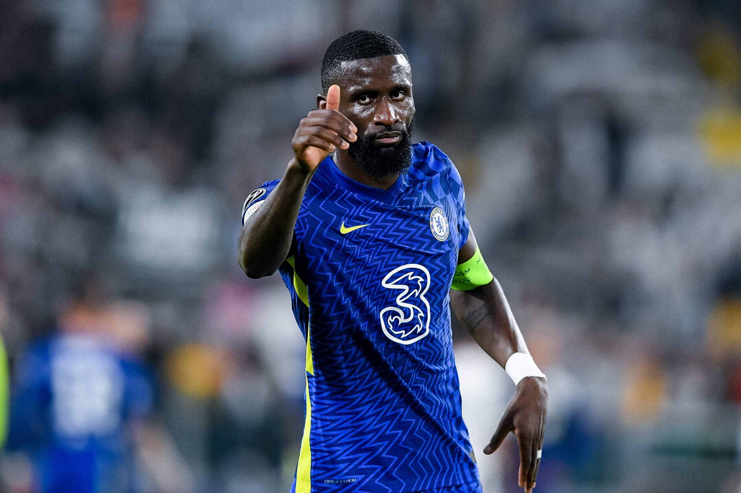 antonio-rudiger-thumbs-up-3eds antonio-rudiger-thumbs-up-3eds