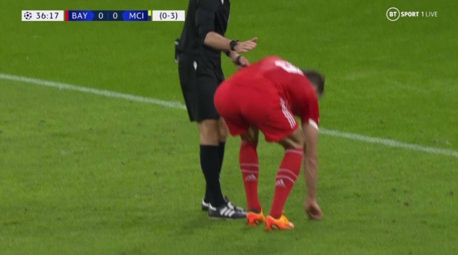 Khiến Haaland đá hỏng 11m, sao Bayern được khen ngợi hết lời 2