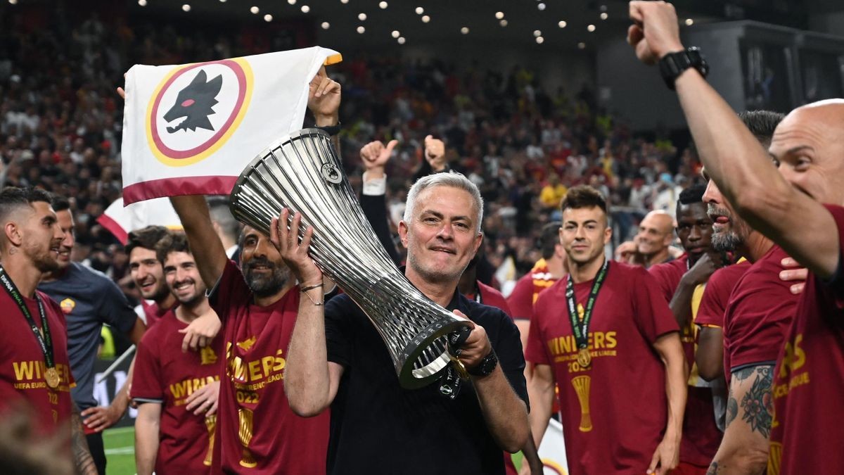 Jose Mourinho Phong độ chỉ là nhất thời, đẳng cấp mới là mãi mãi 2 Jose Mourinho Phong độ chỉ là nhất thời, đẳng cấp mới là mãi mãi 2