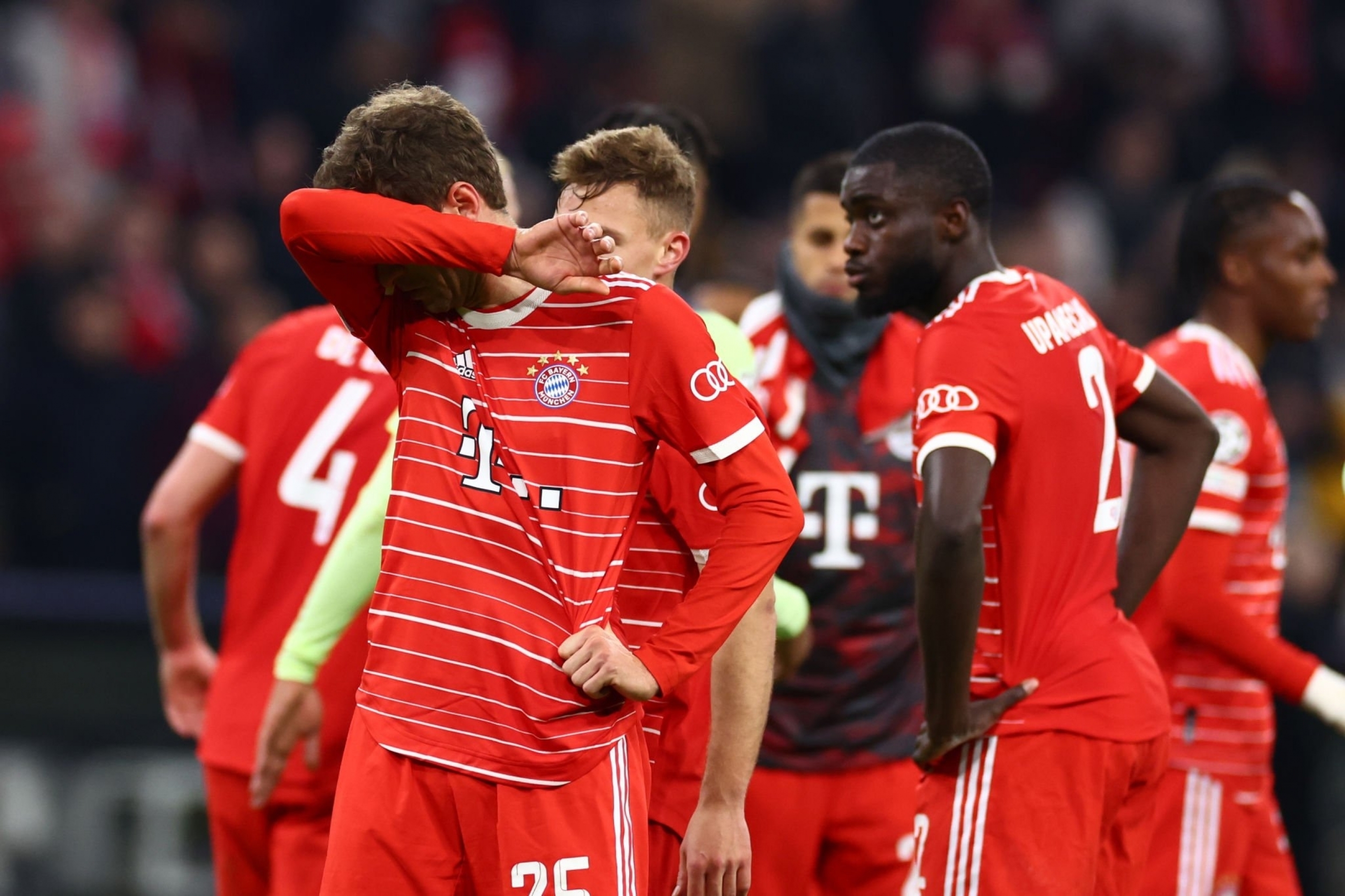 Bayern Munich và điểm yếu mang tên trung phong cắm 2