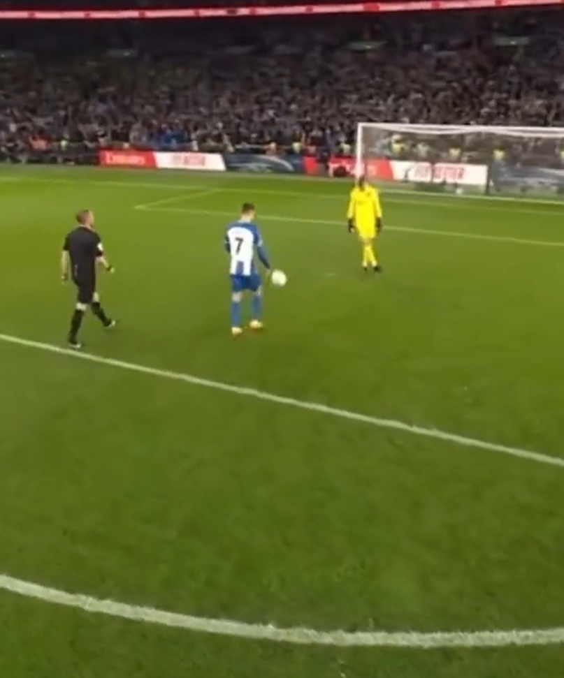 De Gea chơi tiểu xảo khiến Solly March đá hỏng luân lưu 1