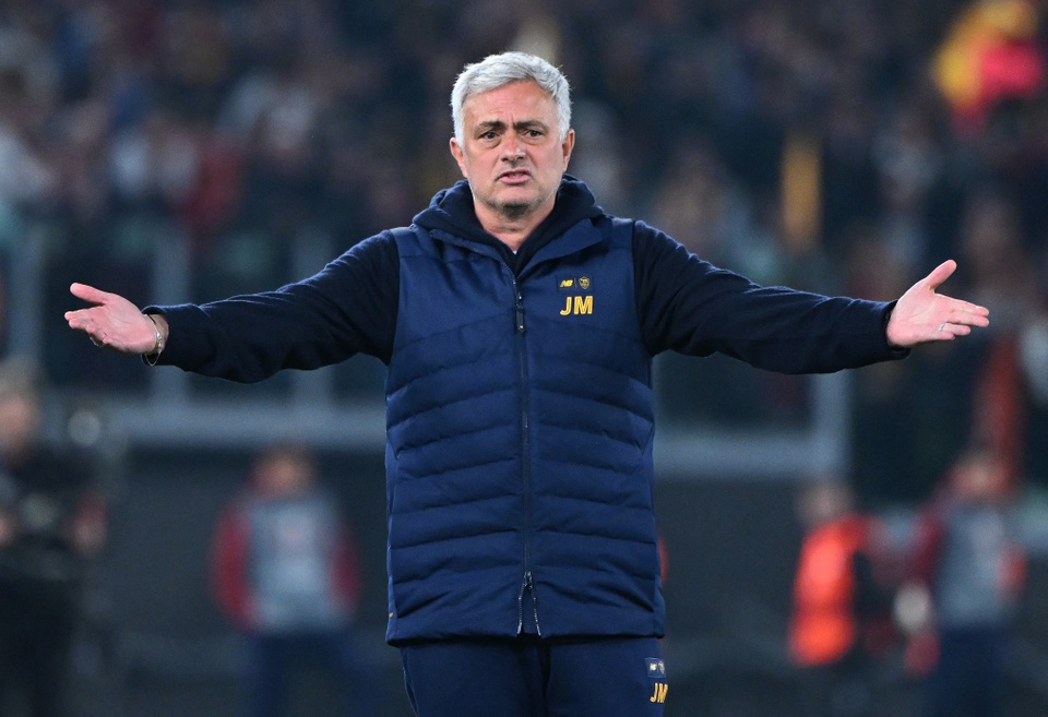 2023_04_20T201259Z_557346046_UP1EJ4K1K5LEV_RTRMADP_3_SOCCER_EUROPA_ROM_FEY_REPORT