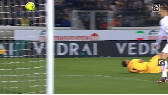 Cận cảnh sai lầm của Rui Patricio khiến Roma mất Top 4 5