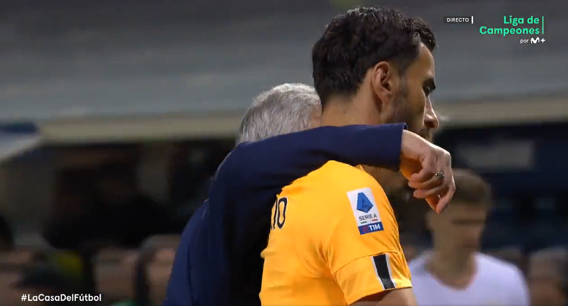 Cận cảnh sai lầm của Rui Patricio khiến Roma mất Top 4 6