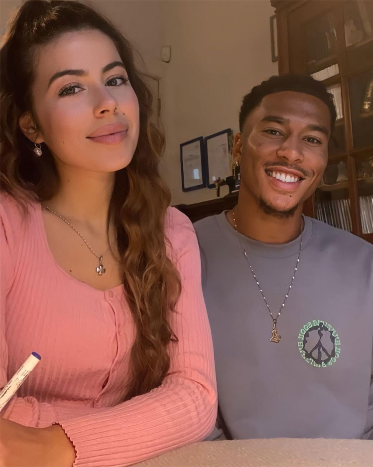 Bất ngờ với nhan sắc cô giáo của Arthur Melo, Julian Alvarez hay Richarlison 4