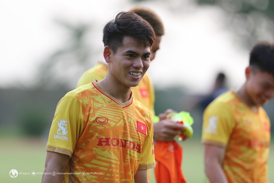 U22 Việt Nam tập buổi đầu tại Campuchia dưới cái nắng gần 40 độ 5