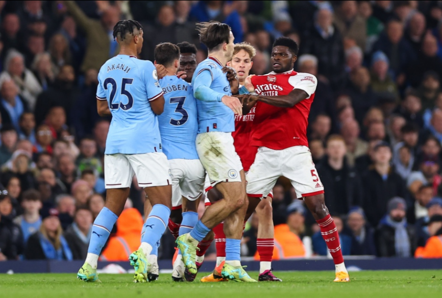 Thomas Partey quyết ăn thua đủ với Jack Grealish 1 Thomas Partey quyết ăn thua đủ với Jack Grealish 1