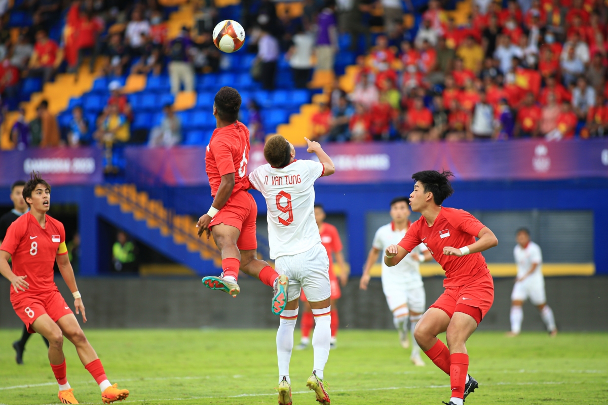 Van Tung U22 Viet Nam vs U22 Singapore 3/5