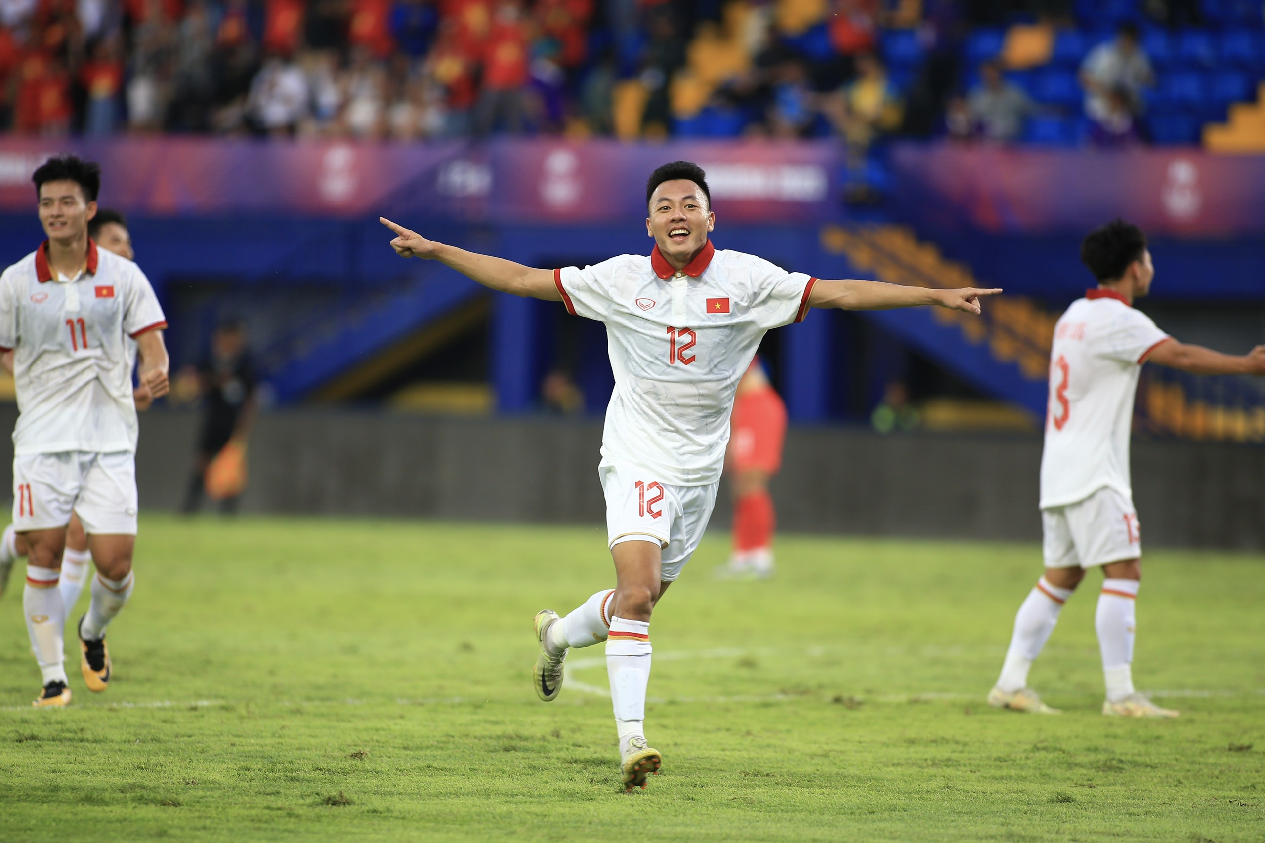 Thấy gì sau chiến thắng của U22 Việt Nam trước U22 Singapore 3