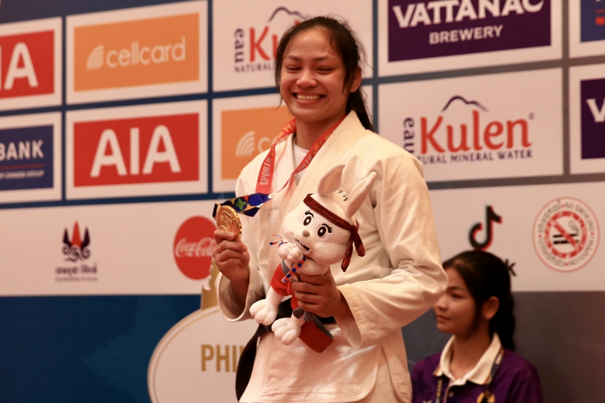 VĐV ju jitsu Philippines bật khóc khi gây địa chấn trước chủ nhà Campuchia 2