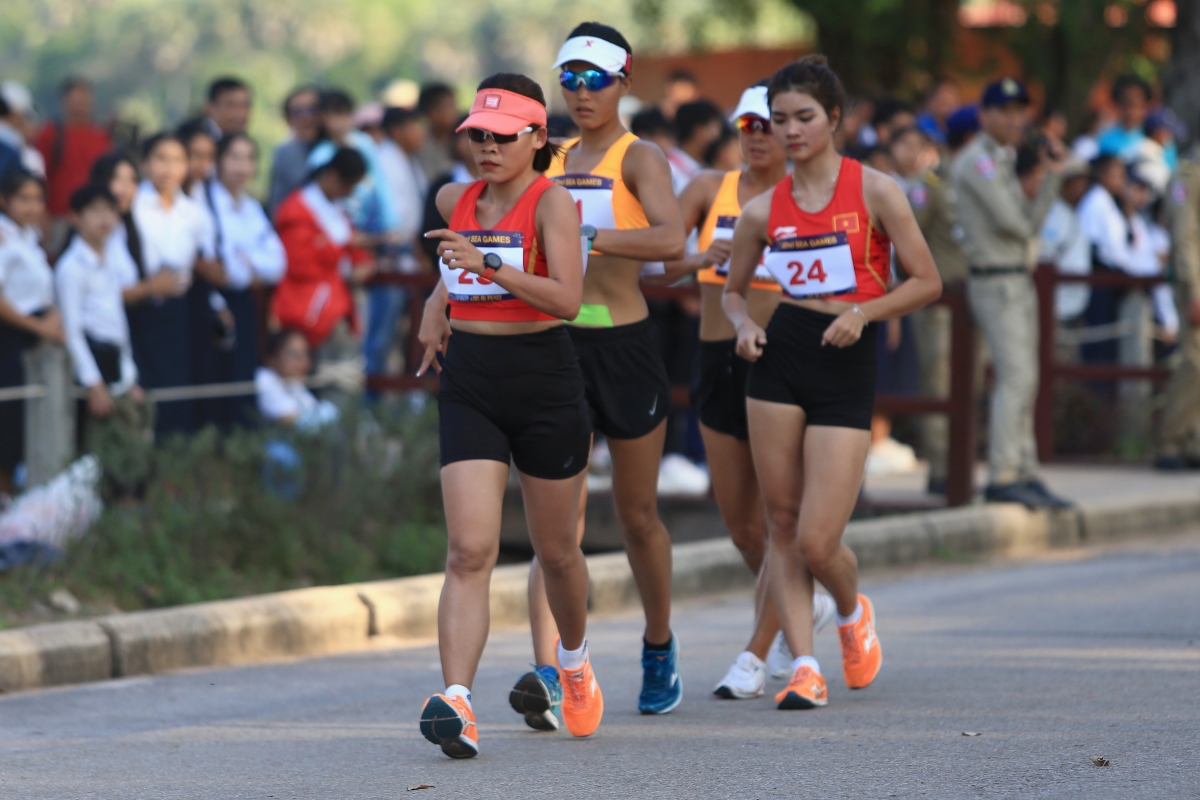 Thanh Phuc di bo 20km 6/5