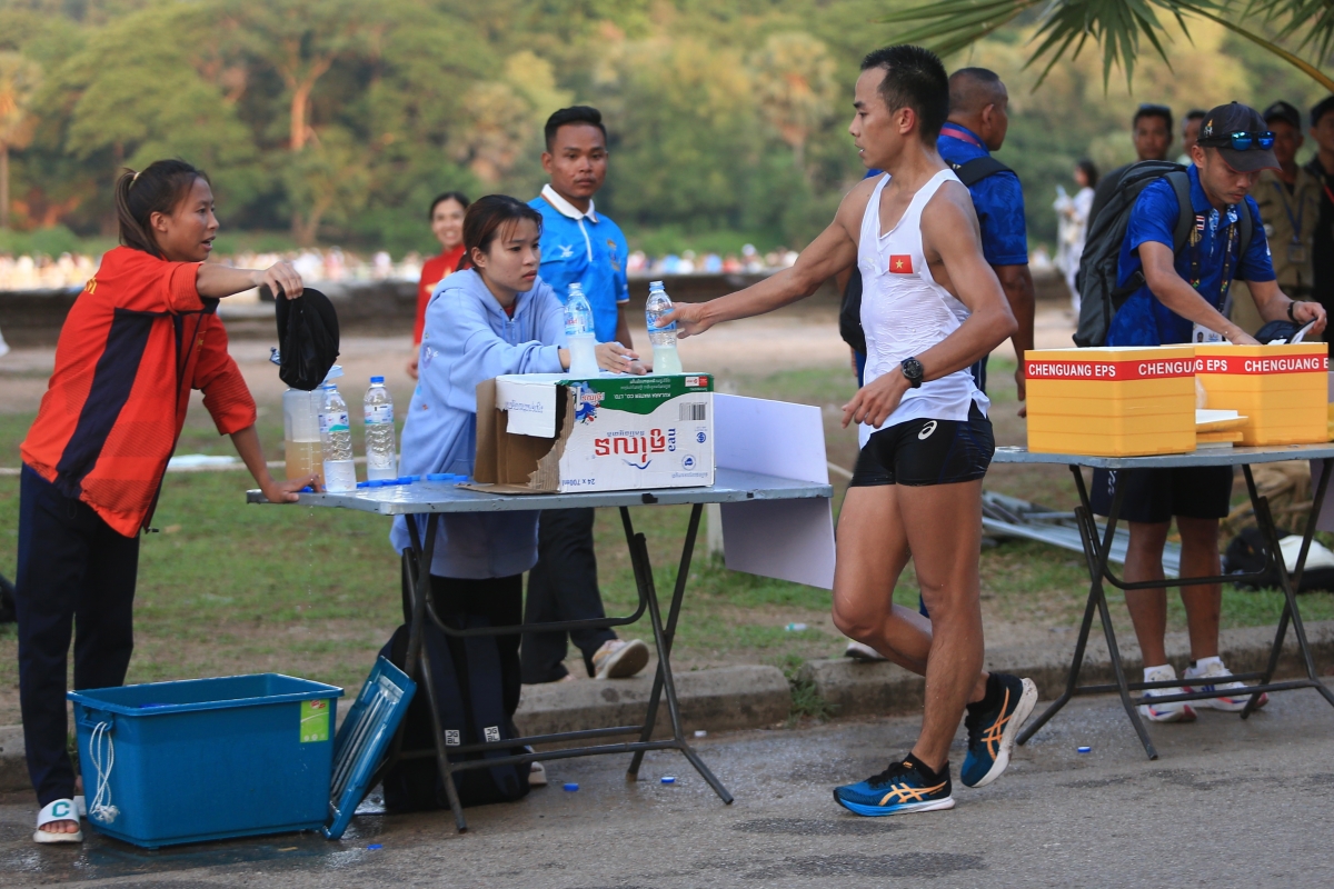 Le Thi Tuyet marathon 6/5