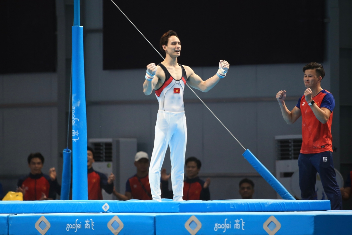 dinh Phuong Thanh TDDC thi dau 8/5. anh: TH