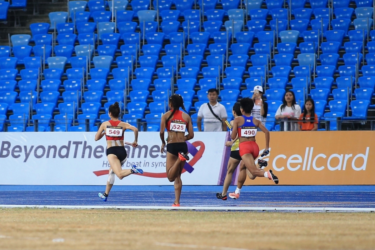 Nguyễn Thị Huyền Chúng tôi tự nhủ phải đòi lại HCV từ Thái Lan 4 Nguyễn Thị Huyền Chúng tôi tự nhủ phải đòi lại HCV từ Thái Lan 4