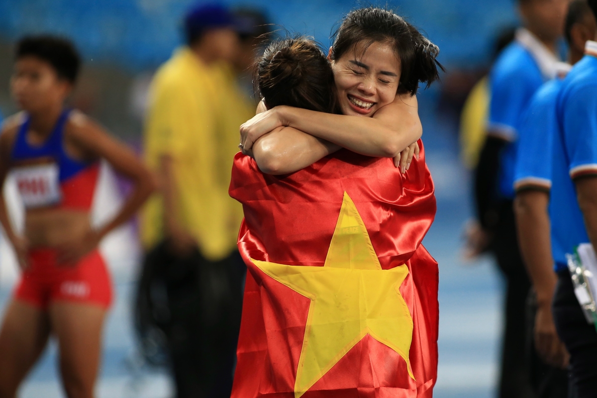 Nguyễn Thị Huyền 4x400m. Ảnh: TH Nguyen Thi Huyen 4x400m. anh: TH