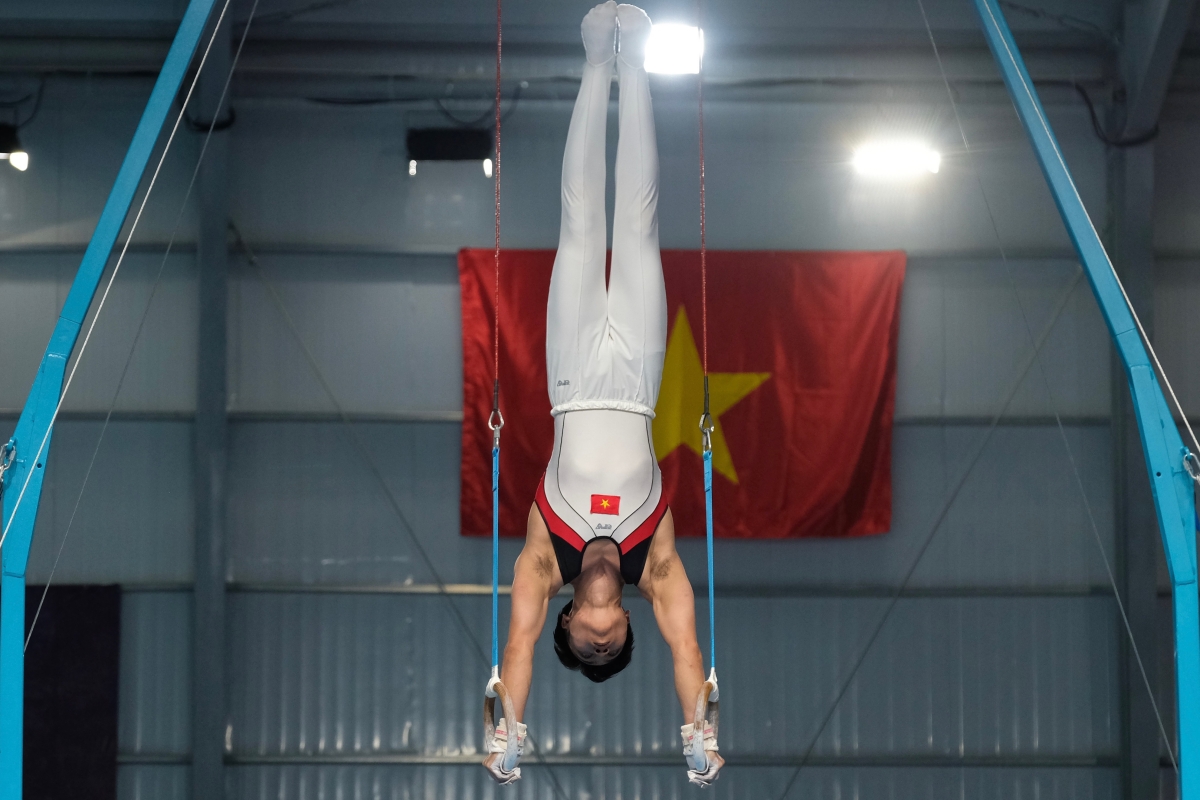 Đinh Phương Thành dẫn đầu 36 nội dung, giúp đội TDDC Việt Nam bảo vệ thành công HCV đồng đội 5