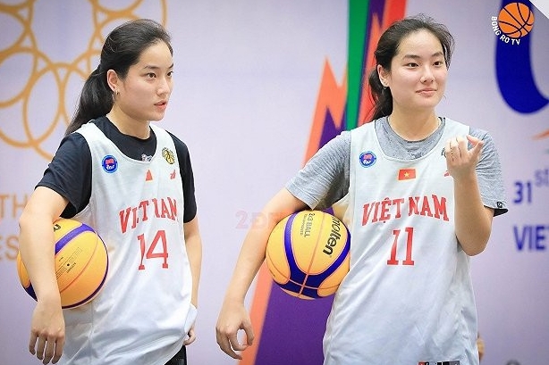 Cap song sinh Thao My Thao Vy lam nen lich su