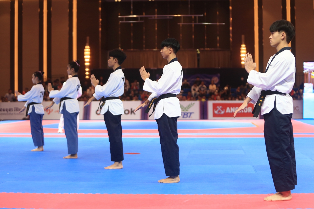Châu Tuyết Vân bật khóc khi giành HCV Taekwondo 5