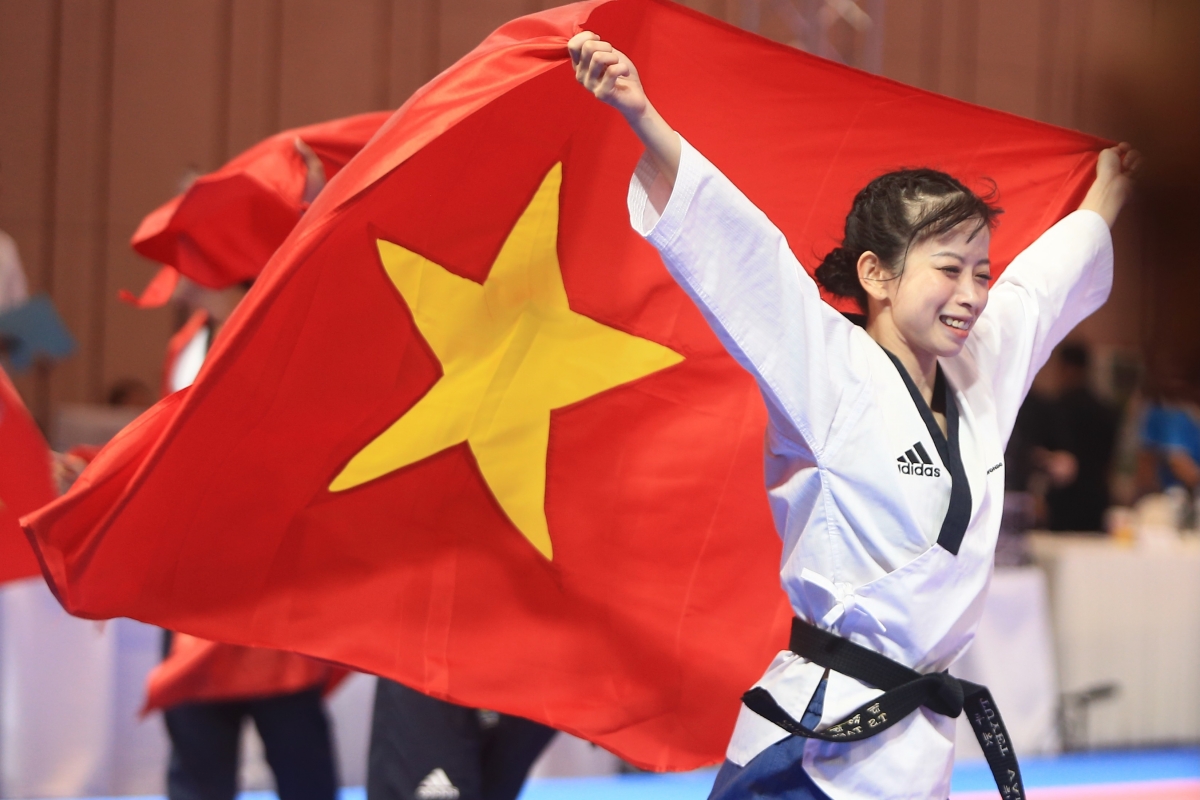 Châu Tuyết Vân bật khóc khi giành HCV Taekwondo 8