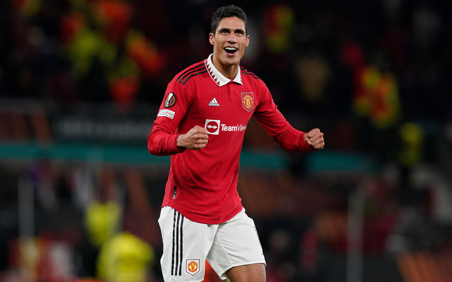 Varane sẽ không rời MU 1