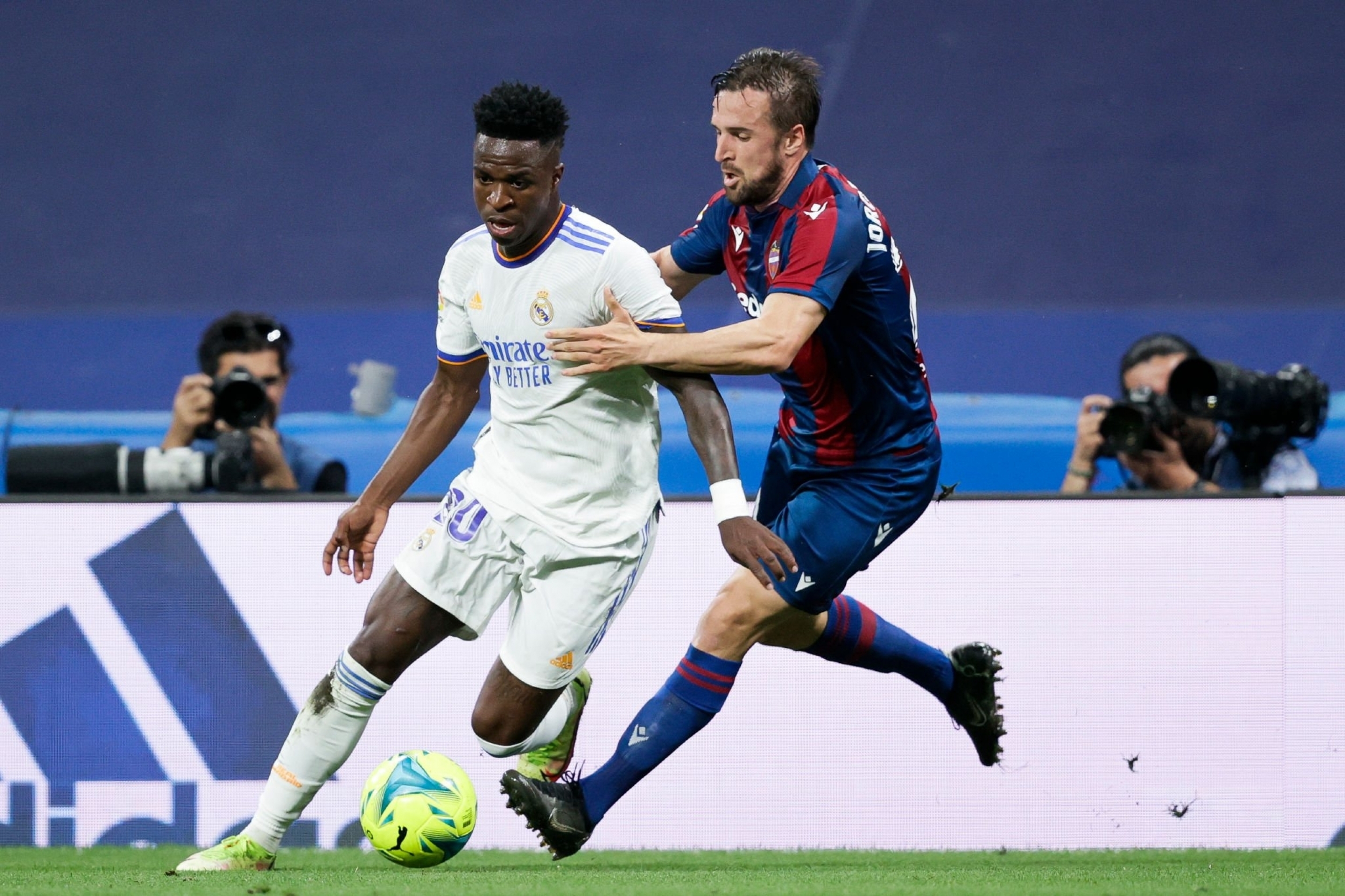 Đối đầu với Vinicius Junior là trải nghiệm như thế nào 2