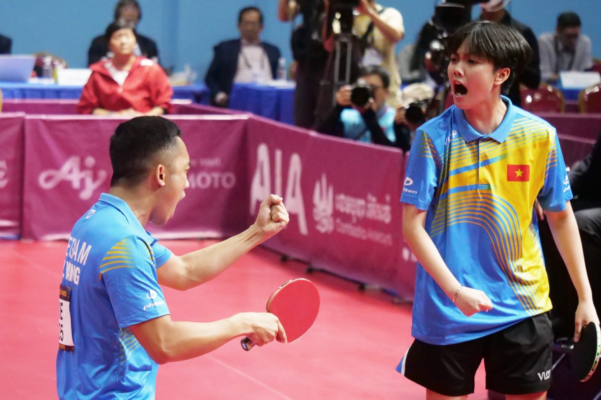 Tran Mai Ngoc dinh Anh Hoang vo dich bong ban SEA Games 32