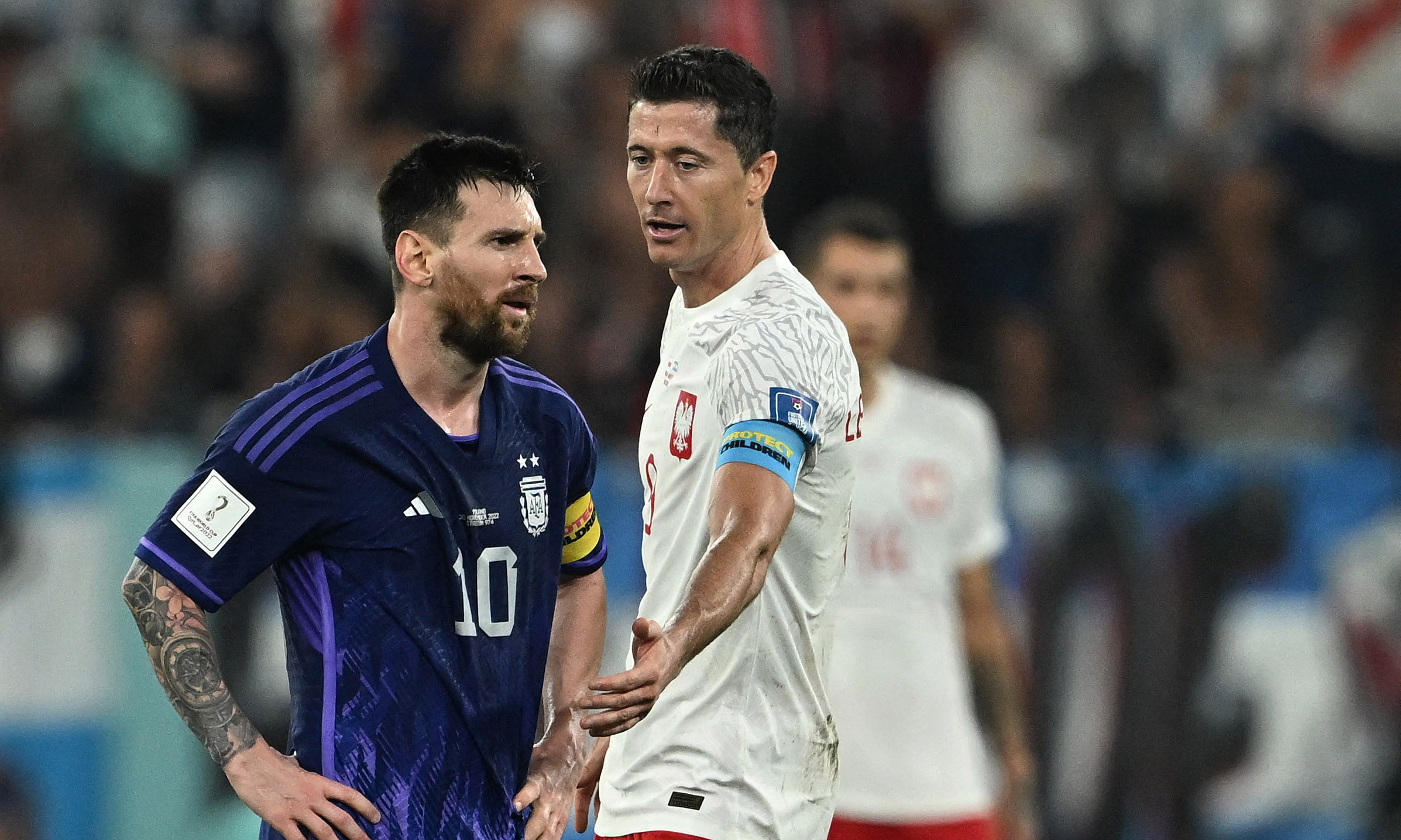 Lewandowski giục Barca kí hợp đồng với Messi 1