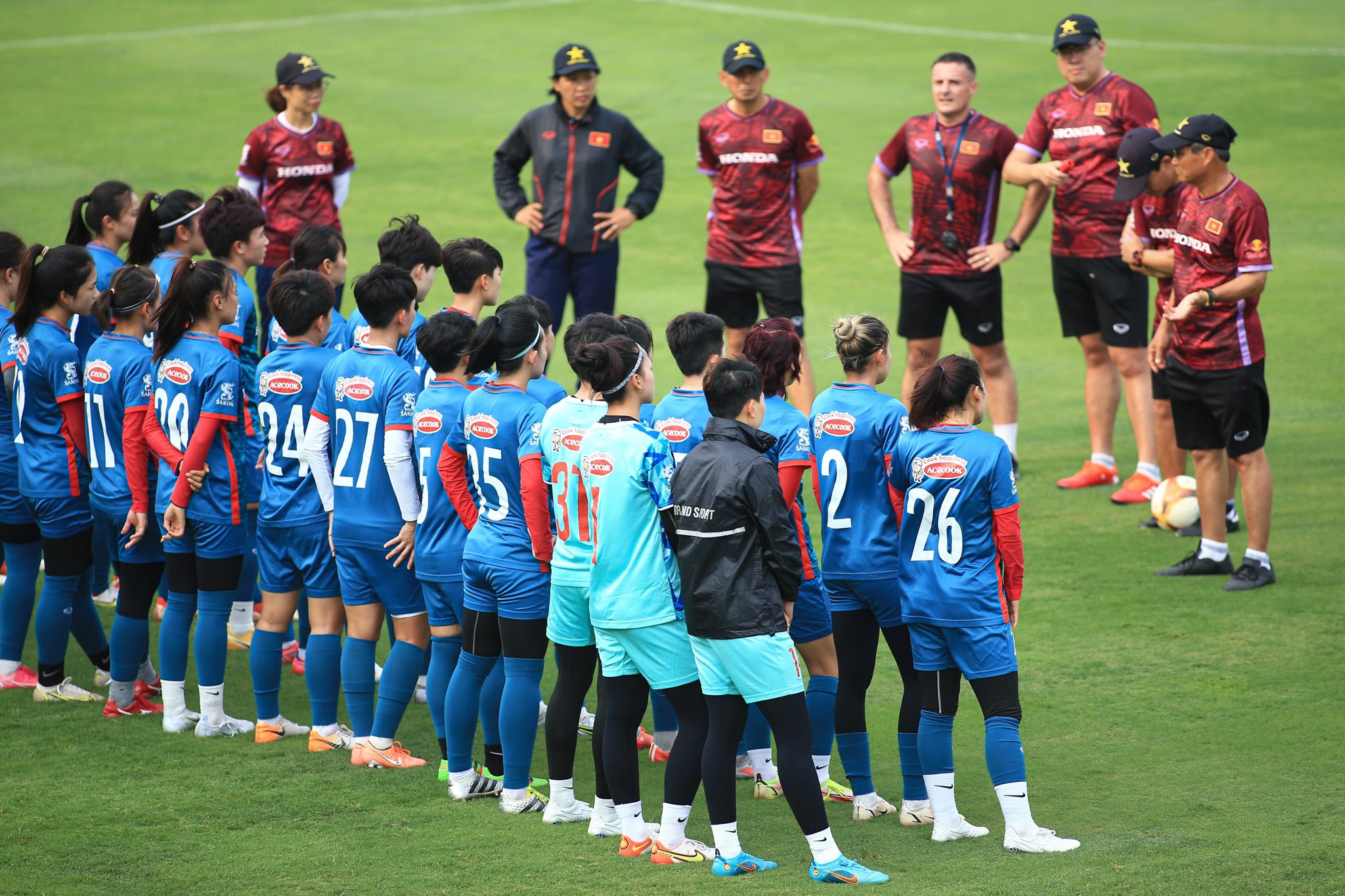 Vạn Sự chỉ ra phương án đối phó với những đội bóng mạnh 1 Vạn Sự chỉ ra phương án đối phó với những đội bóng mạnh 1