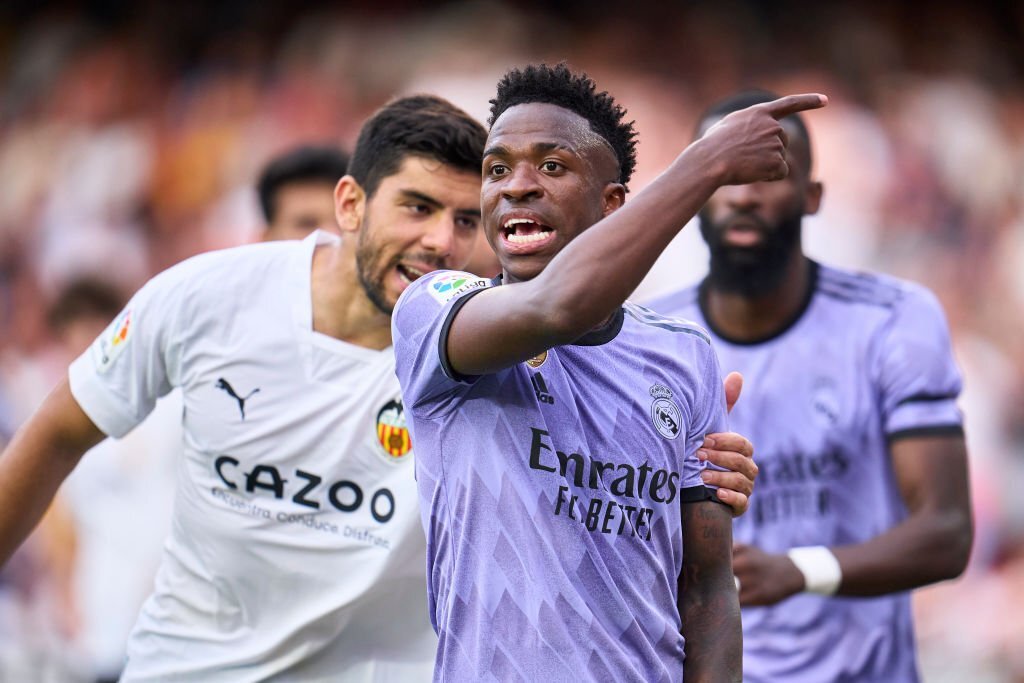 Vinicius được xóa thẻ đỏ trong trận gặp Valencia 1