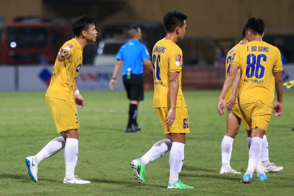 Đoàn Văn Hậu xin lỗi CĐV sau khi sút hỏng penalty 6 Đoàn Văn Hậu xin lỗi CĐV sau khi sút hỏng penalty 6