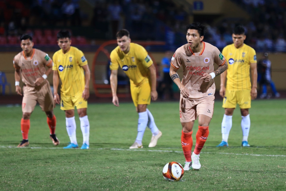 Đoàn Văn Hậu xin lỗi CĐV sau khi sút hỏng penalty 1 Đoàn Văn Hậu xin lỗi CĐV sau khi sút hỏng penalty 1