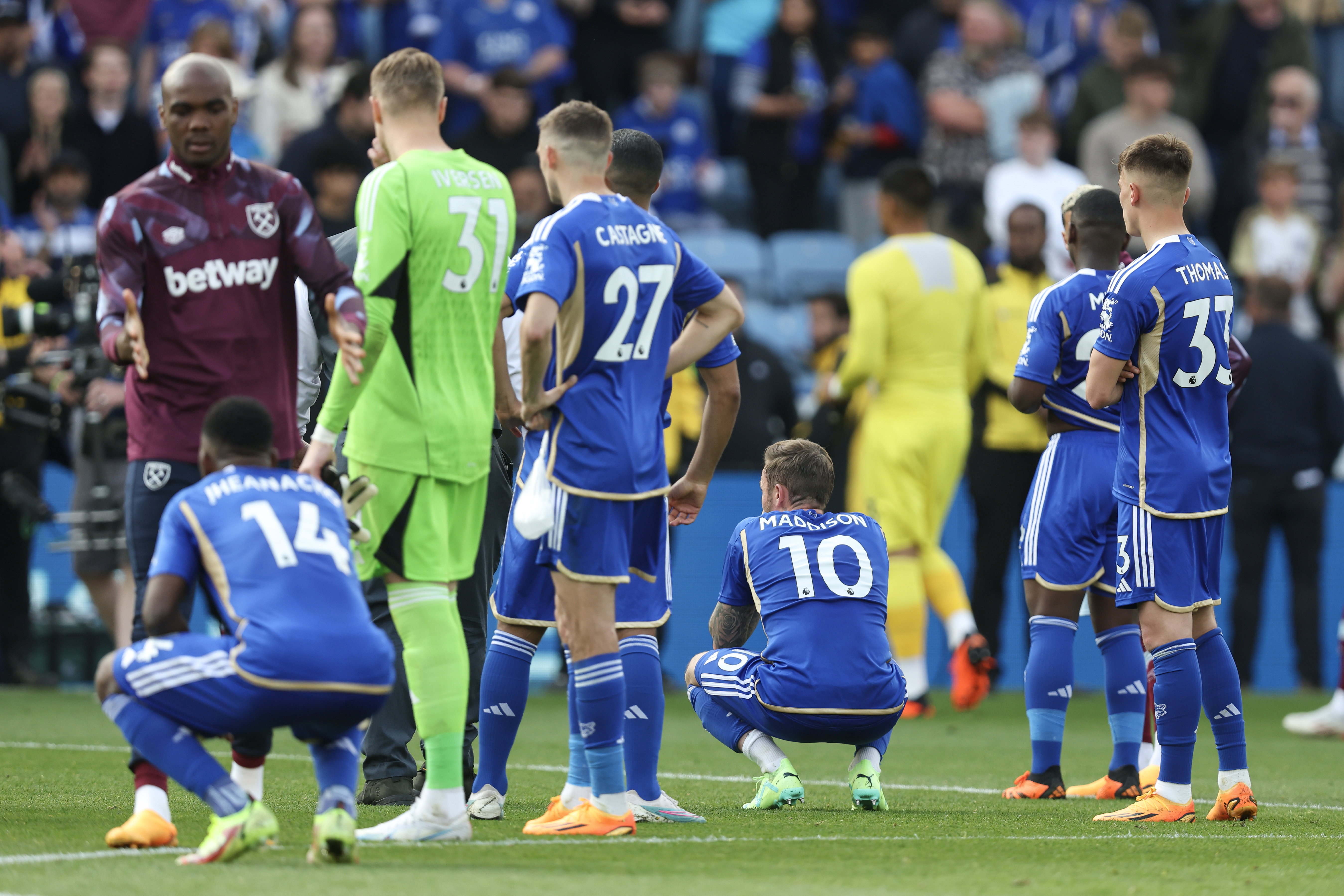 Từ nhà vô địch Premier League đến Championship Leicester, vì đâu đến nỗi 8 Từ nhà vô địch Premier League đến Championship Leicester, vì đâu đến nỗi 8