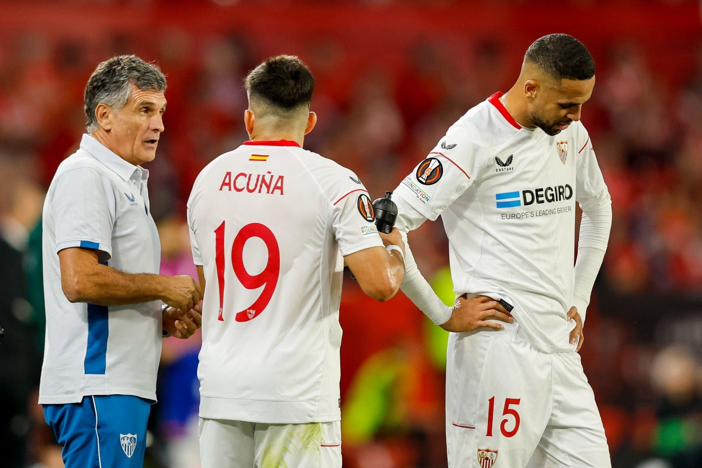 Jose Luis Mendilibar Vị HLV trưởng phản hiện đại và yêu thích sự đơn giản 4 Jose Luis Mendilibar Vị HLV trưởng phản hiện đại và yêu thích sự đơn giản 4