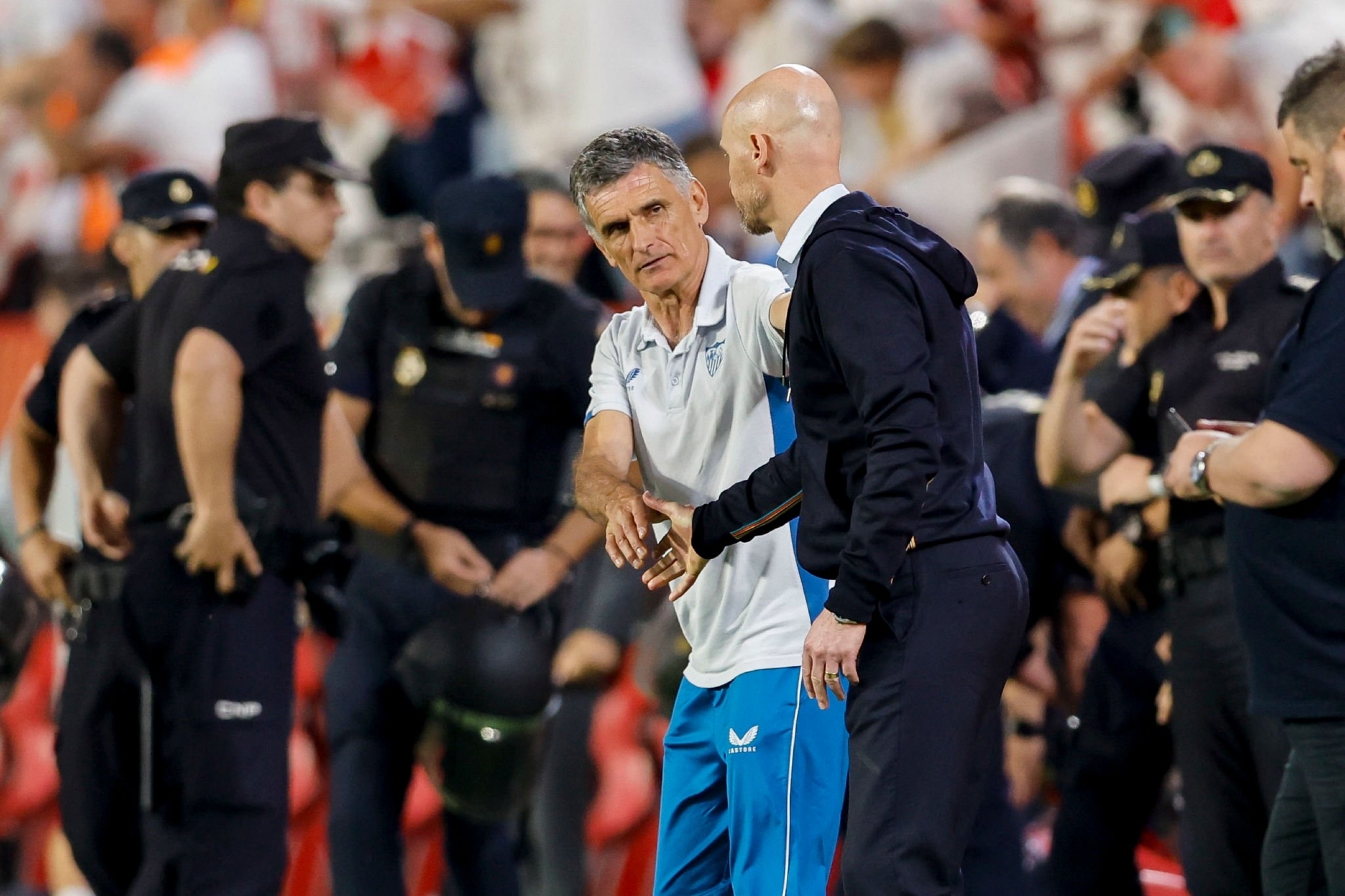 Jose Luis Mendilibar Vị HLV trưởng phản hiện đại và yêu thích sự đơn giản 5 Jose Luis Mendilibar Vị HLV trưởng phản hiện đại và yêu thích sự đơn giản 5