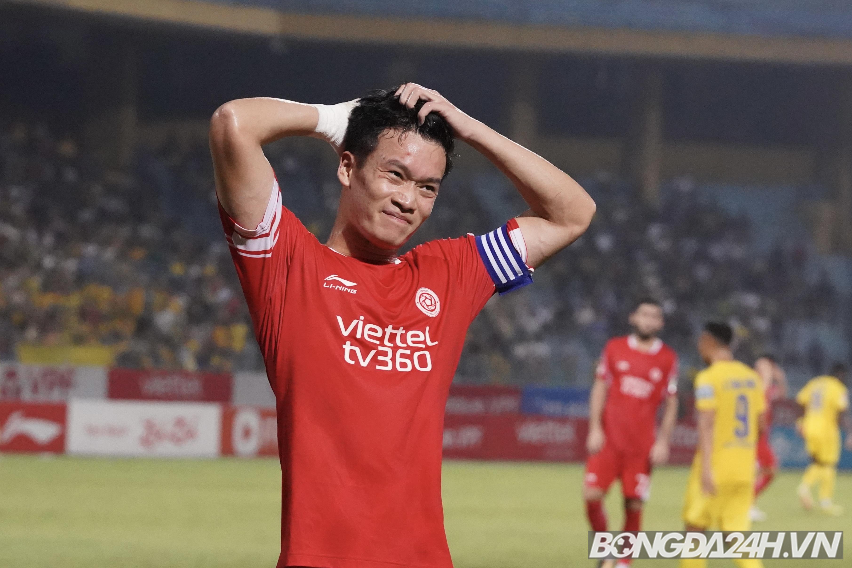 Hoàng Đức thể hiện đẳng cấp trong chiến thắng của Viettel FC trước SLNA 2