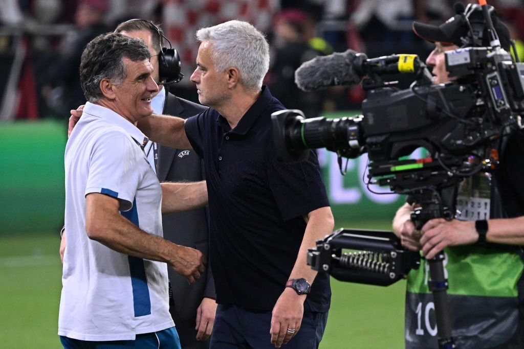 HLV Sevilla không tin nổi có thể đánh bại Mourinho 1