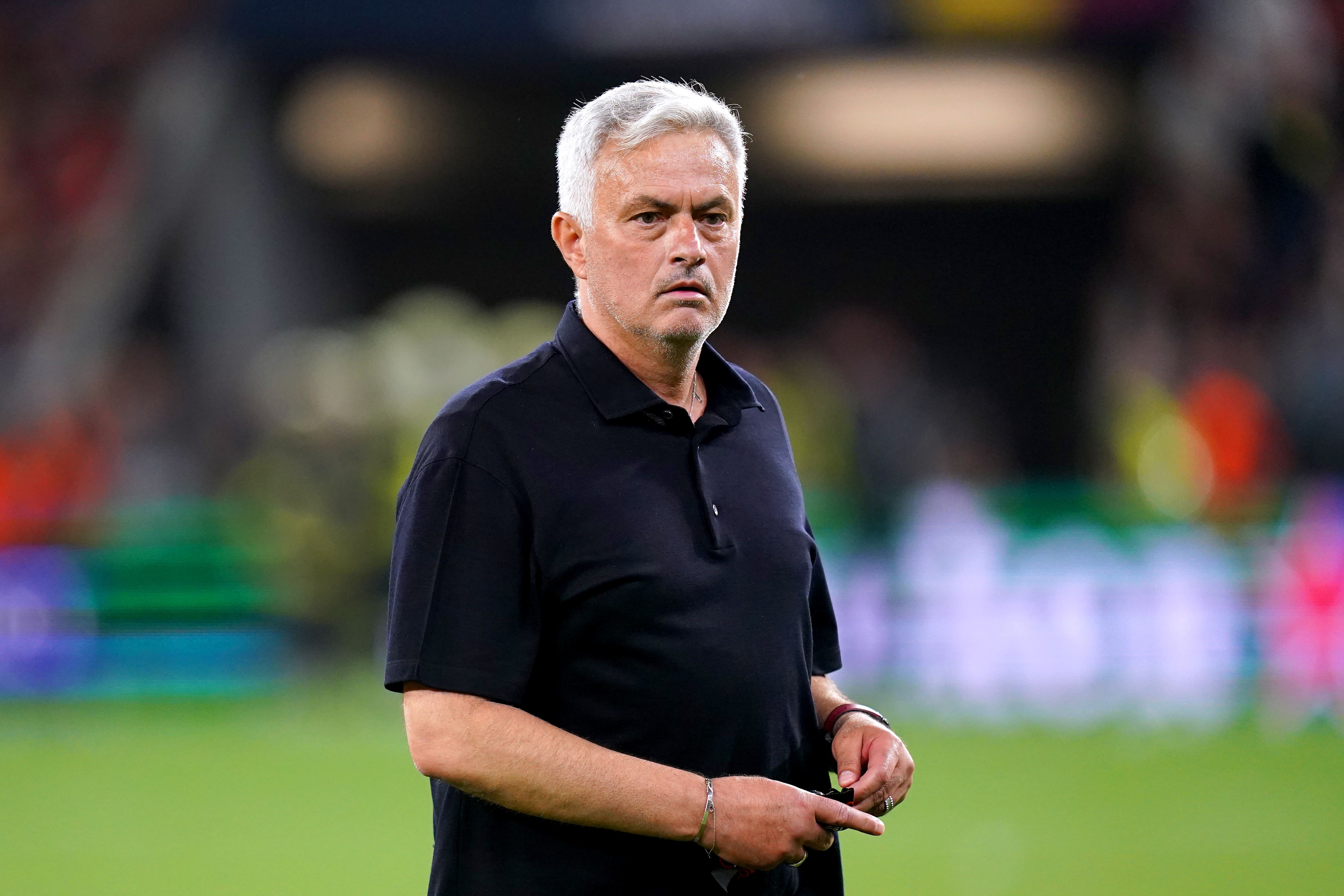 Mourinho nhận thêm án phạt vì chỉ trích trọng tài 1 Mourinho nhận thêm án phạt vì chỉ trích trọng tài 1