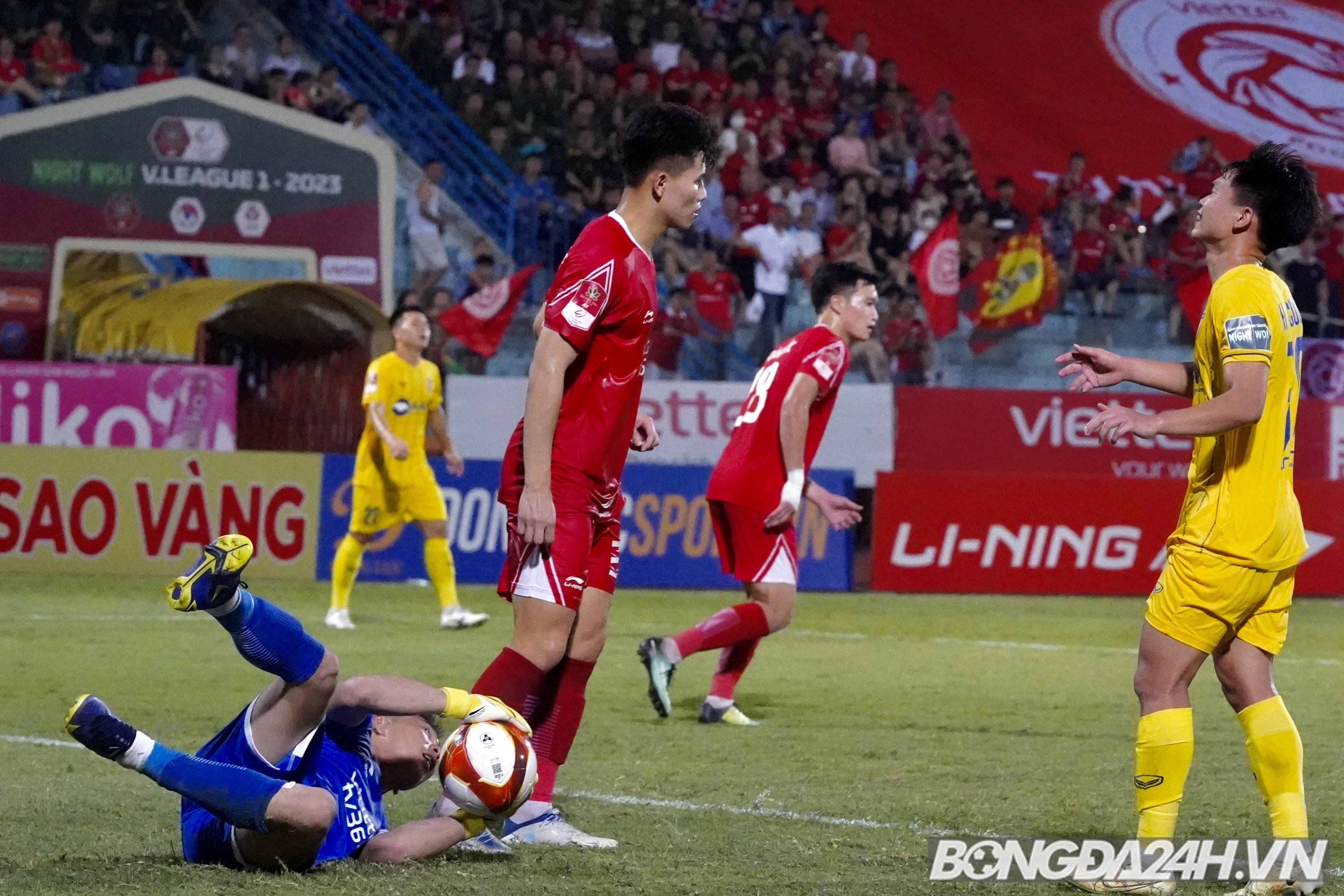 Hoàng Đức thể hiện đẳng cấp trong chiến thắng của Viettel FC trước SLNA 6