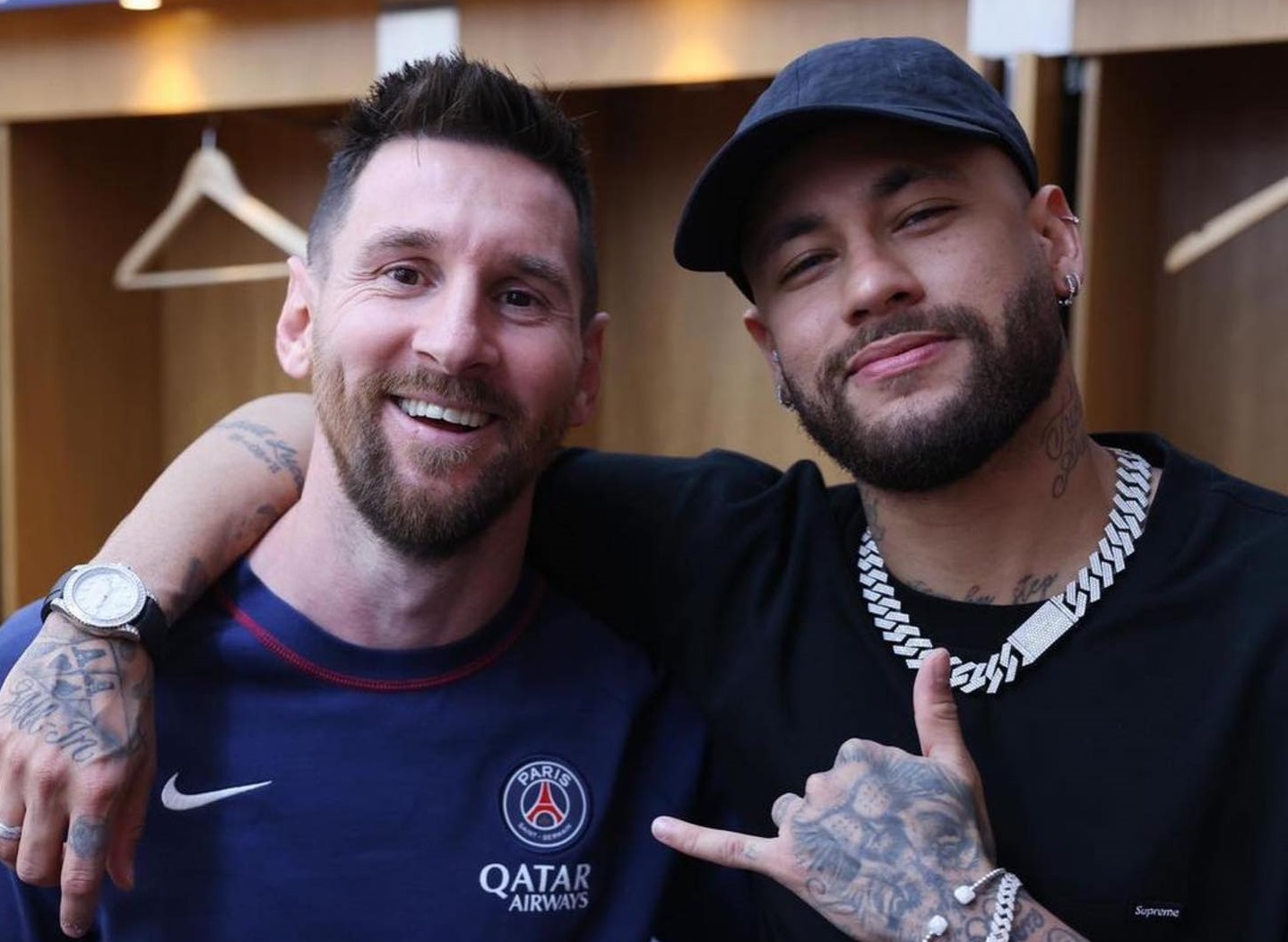 Neymar tri an Lionel Messi 